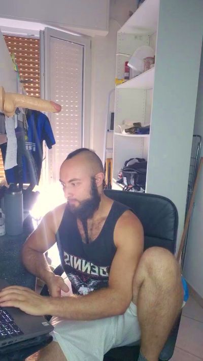 BeppeRagnar live cam on Cam4