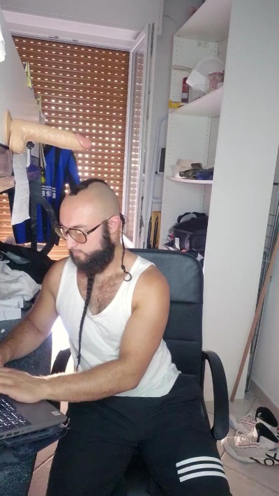 BeppeRagnar live cam on Cam4