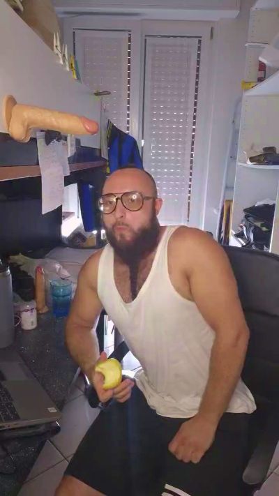 BeppeRagnar live cam on Cam4