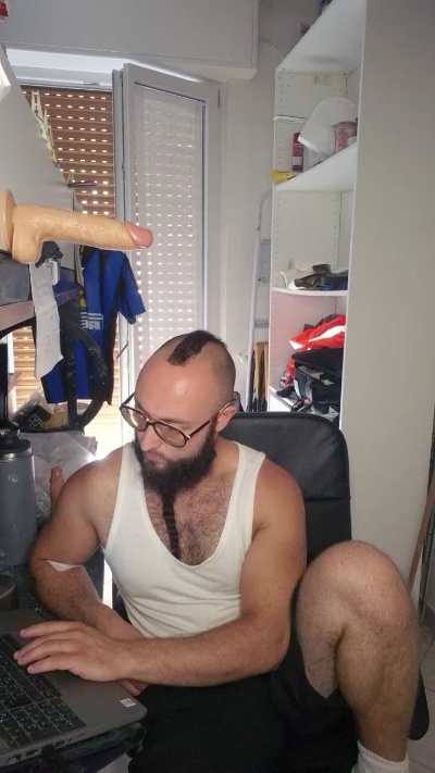 BeppeRagnar live cam on Cam4