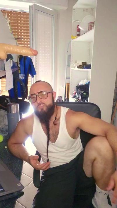 BeppeRagnar live cam on Cam4
