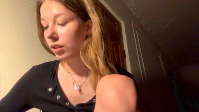 BessieGreinke live cam on Cam4