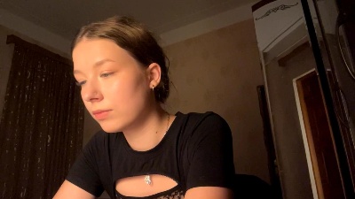 BessieGreinke live cam on Cam4