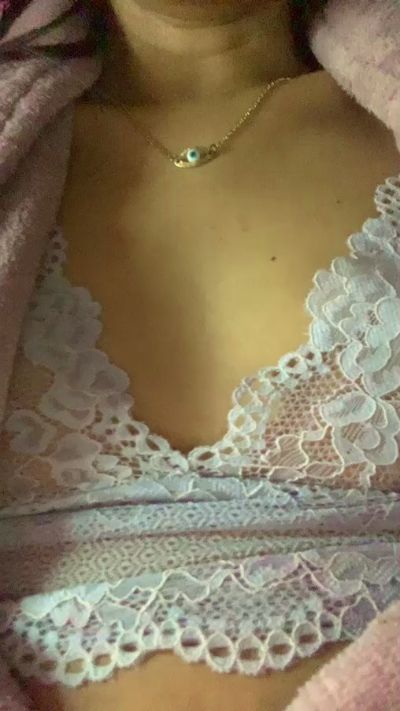 Beth01 live cam on Cam4