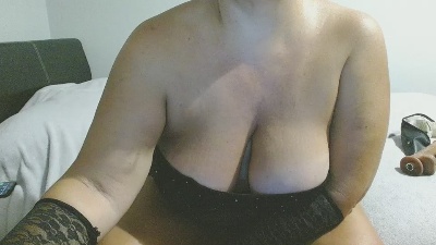 Betty2u live cam on Cam4