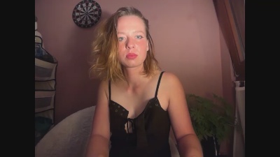 BettyGlow live cam on Cam4