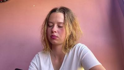 BettyGlow live cam on Cam4