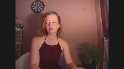 BettyGlow live cam on Cam4