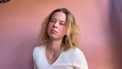 BettyGlow live cam on Cam4
