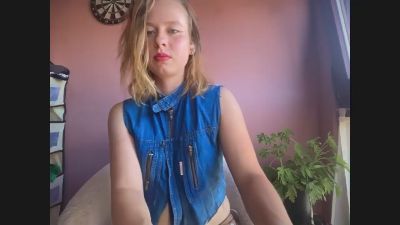 BettyGlow live cam on Cam4