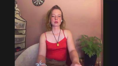 BettyGlow live cam on Cam4