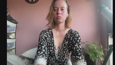 BettyGlow live cam on Cam4