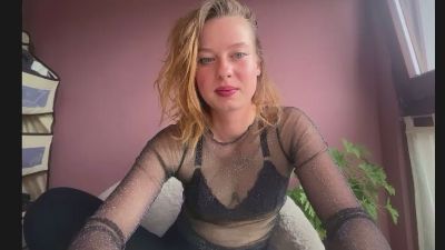 BettyGlow live cam on Cam4