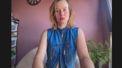 BettyGlow live cam on Cam4