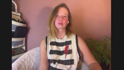 BettyGlow live cam on Cam4
