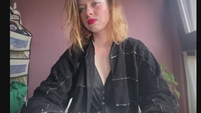 BettyGlow live cam on Cam4