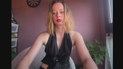 BettyGlow live cam on Cam4
