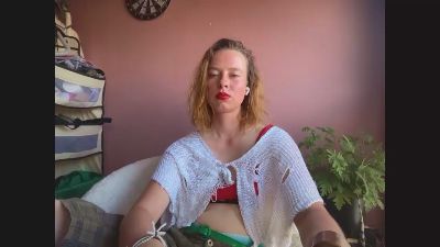 BettyGlow live cam on Cam4