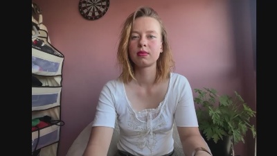 BettyGlow live cam on Cam4