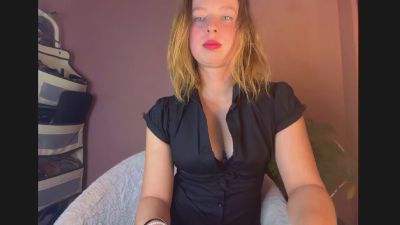 BettyGlow live cam on Cam4