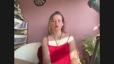BettyGlow live cam on Cam4