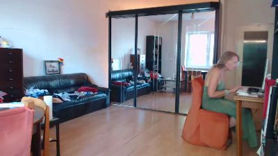 Beverlyberli live cam on Cam4