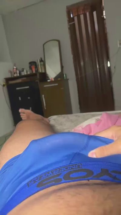 le modèle Bi_gostosoOFC est en webcam porno dans un show sur le site cam4, il possède les tags suivants: 