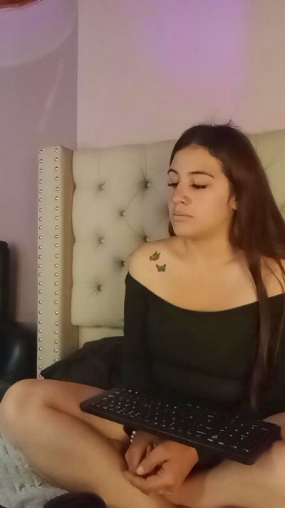 Bianca_milks live cam on Cam4