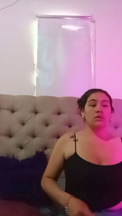 Bianca_milks live cam on Cam4