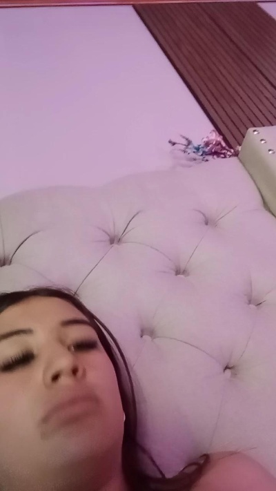 Bianca_milks live cam on Cam4