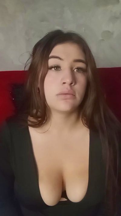 Bianca_milks live cam on Cam4