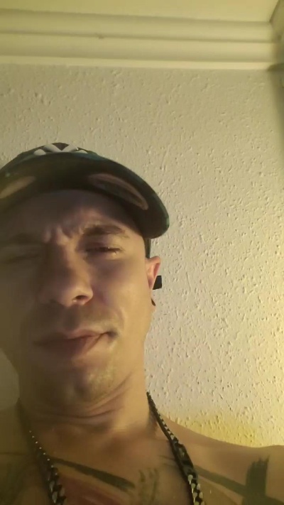 Big20cmfelipe live cam on Cam4