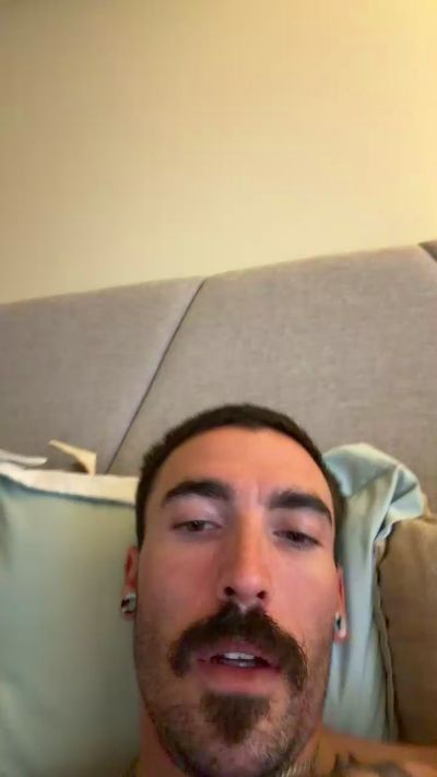 BigDickJohnny25 live cam on Cam4