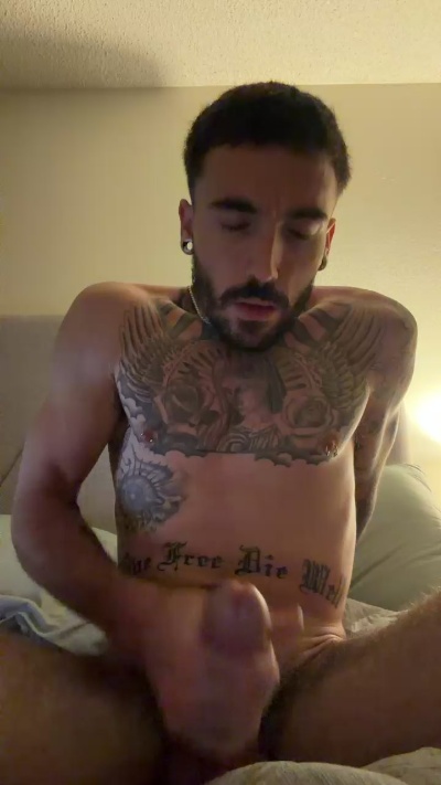 BigDickJohnny25 live cam on Cam4