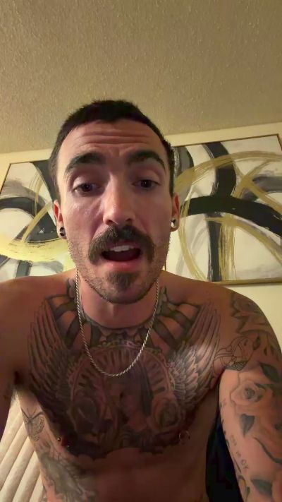 BigDickJohnny25 live cam on Cam4