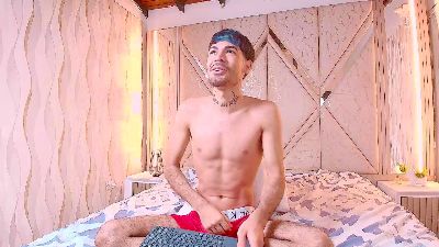 Big_Aless live cam on Cam4
