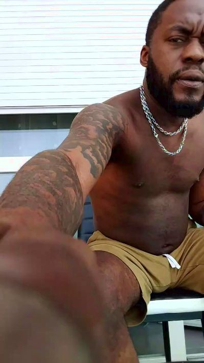 Bigblackfrenck live cam on Cam4