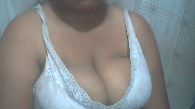Bigboobs29 live cam on Cam4