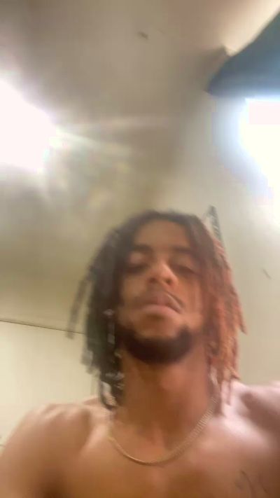 Bigdaddyytayyy live cam on Cam4