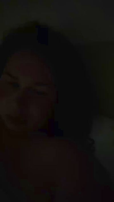 Biggirlgina live cam on Cam4