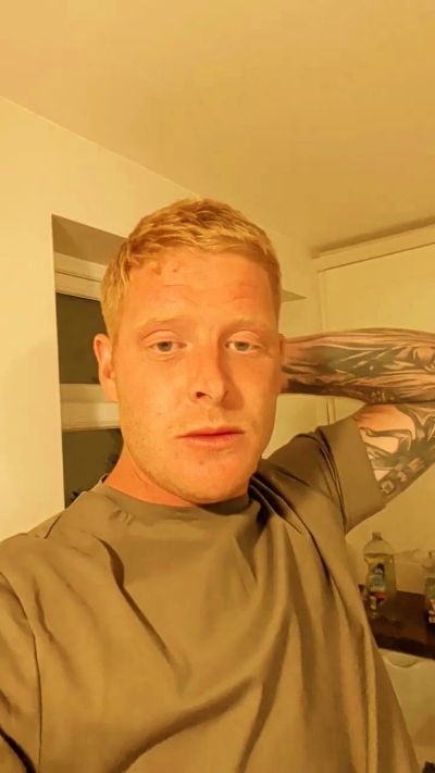 Bighen3434 live cam on Cam4