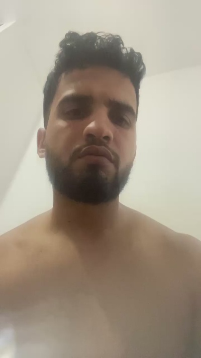 Bigiheb46 live cam on Cam4