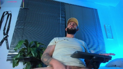 Bigsmale live cam on Cam4