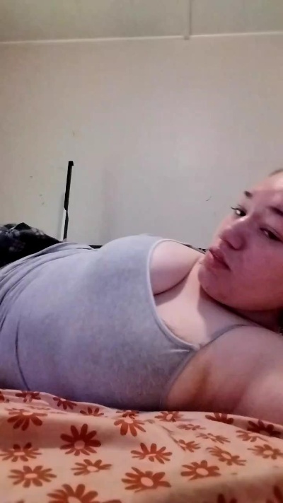 Bigtittymami21 live cam on Cam4