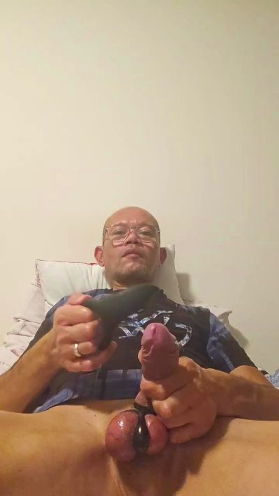 Bigzen72 live cam on Cam4