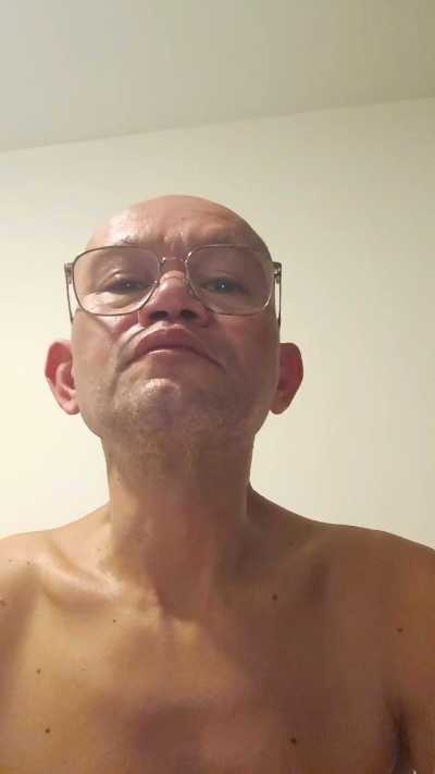 Bigzen72 live cam on Cam4