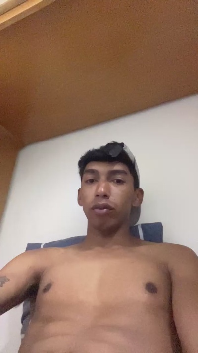 Binhoboss live cam on Cam4