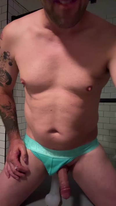 Bisexyguy8 live cam on Cam4