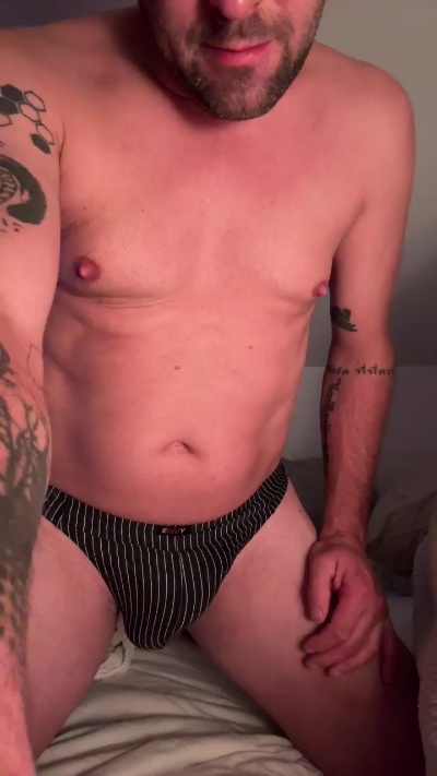 Bisexyguy8 live cam on Cam4