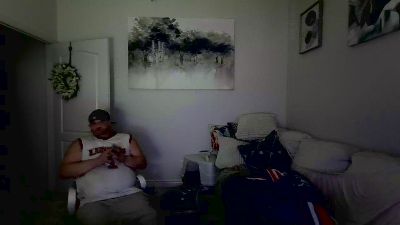 Bistraightguy69 live cam on Cam4